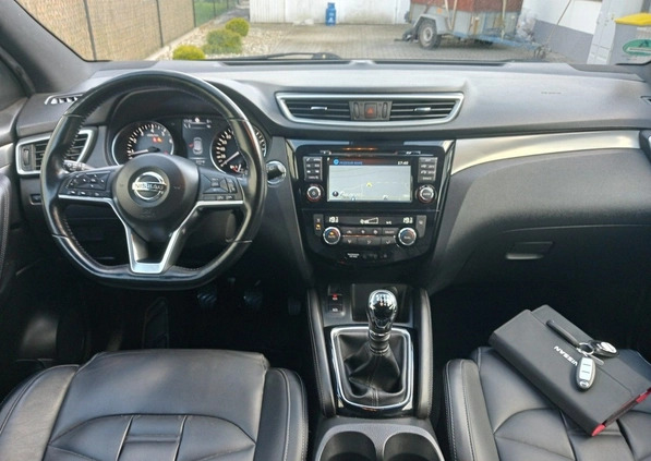 Nissan Qashqai cena 78900 przebieg: 113693, rok produkcji 2017 z Bełchatów małe 781